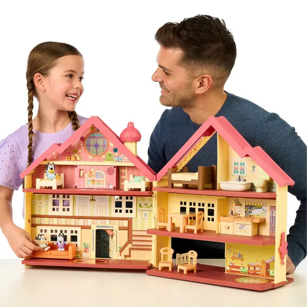 Bluey Ultimate Lights & Sounds Playhouse with Muffin & Socks Playset